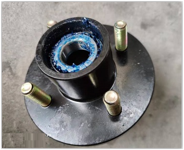 trailer hub
