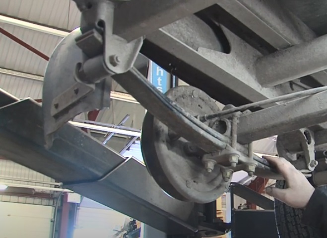Inspect trailer spring