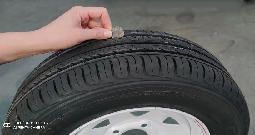 Tire tread pattern